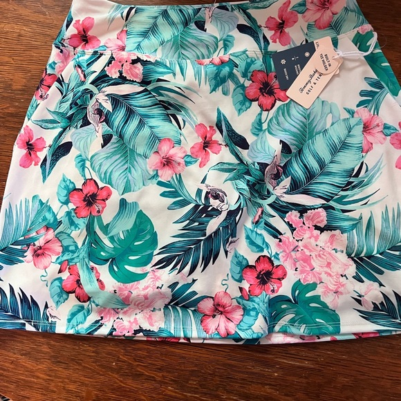 NWT Tommy Bahama Golf Tennis outfit,  full zip up jacket and awesome skirt! - Picture 6 of 9
